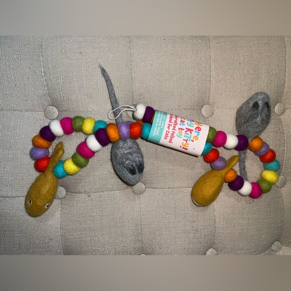🐱🐾🐱NEW Trader Joe’s Cat Toy Garland 🐾 - Picture 1 of 5